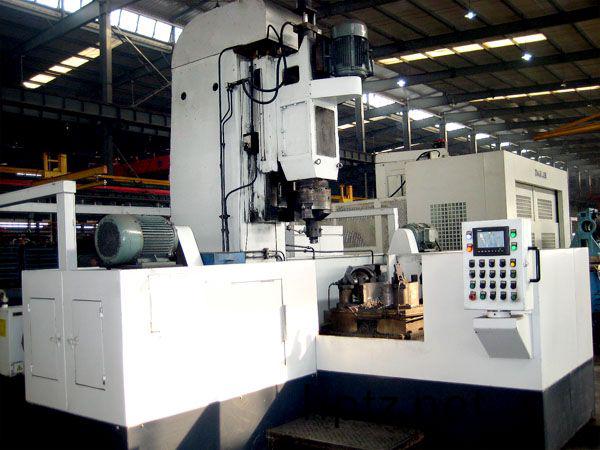 減殼(ke)三(san)麵(mian)鏜(tang)車機牀(chuang)